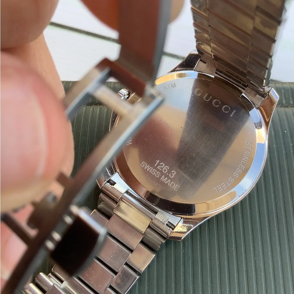Beautiful GUCCI men’s dress watch💥💥💥